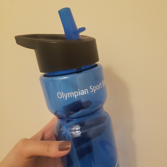 Set of 8 Water Bottles - Picture 2 of 10